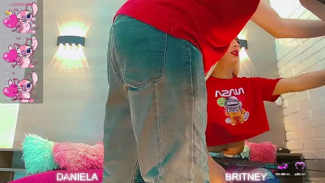 Daniela Pink  online show from March 2025 08:48:01 PM