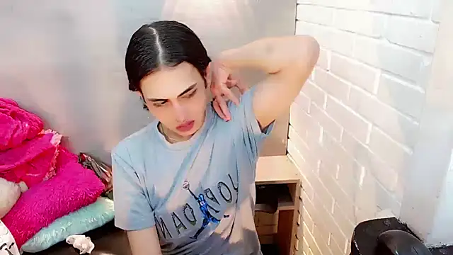 Daniela Pink  online show from November 2025 08:19:01 PM