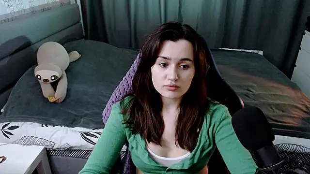 Snapshot of KiraYammy chatting on March 2025 10:32:02 PM KiraYammy online show from March 2025 10:32:02 PM