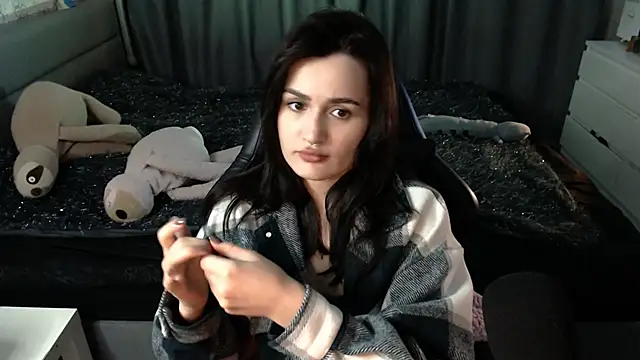 KiraYammy online show from November 2025 10:37:01 PM