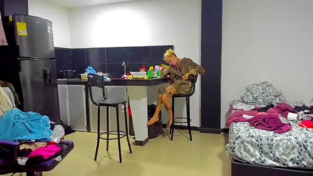 Snapshot of barbara_anal_squirt_ chatting on March 2025 05:54:01 AM barbara anal squirt online show from March 2025 05:54:01 AM