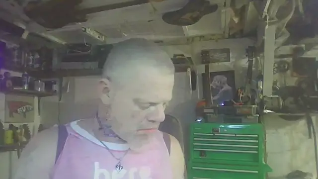 Snapshot of MagicAdmiralty5 chatting on May 2026 02:39:01 AM MagicAdmiralty5 online show from May 2026 02:39:01 AM
