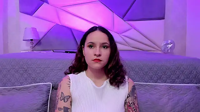 AnnyThompson  online show from February 2025 10:19:01 PM