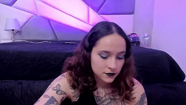 AnnyThompson  online show from February 2025 09:10:01 PM