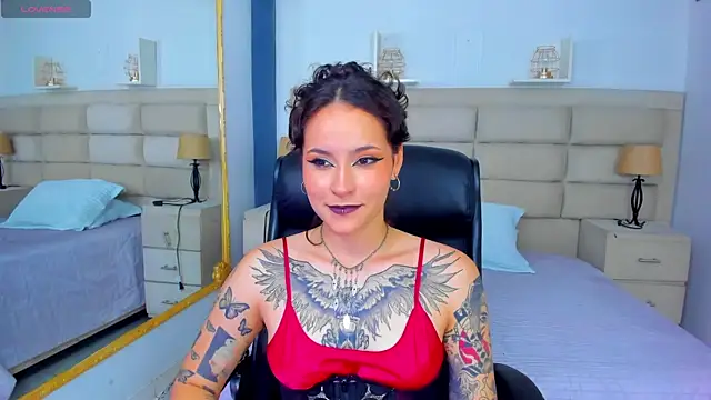 AnnyThompson  online show from October 2025 09:23:02 PM