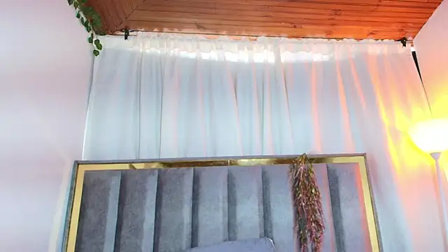 Zoe Curvy online show from February 2026 12:34:01 PM