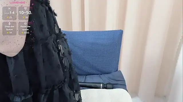 Snapshot of KaleAnisa chatting on November 2025 01:04:02 AM KaleAnisa online show from November 2025 01:04:02 AM