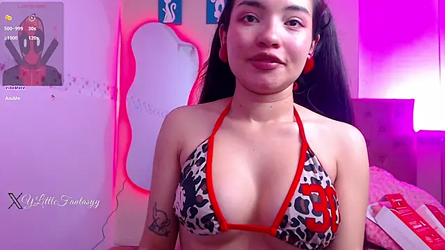 Snapshot of lauvelez__ chatting on June 2026 01:25:02 PM lauvelez online show from June 2026 01:25:02 PM