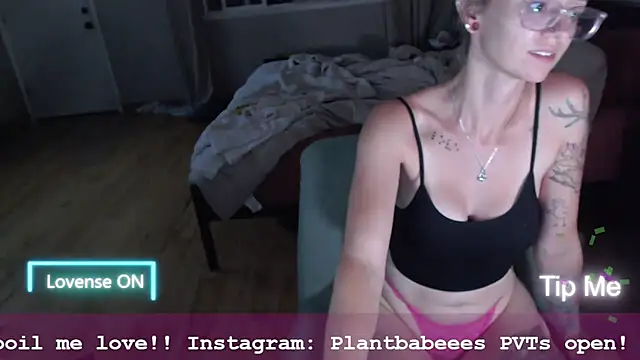 Snapshot of Plantbabeee chatting on July 2026 04:26:01 AM Plantbabeee online show from July 2026 04:26:01 AM