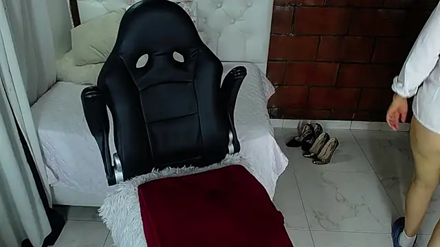 Maira B online show from November 2025 02:41:01 PM