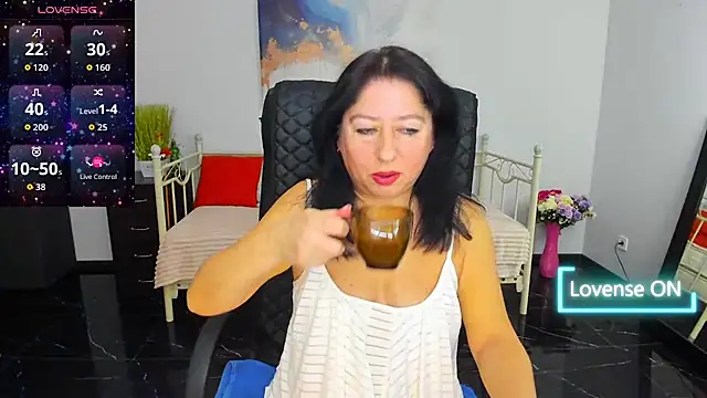 Julia Dean online show from February 2026 01:29:01 PM