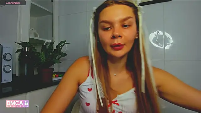 Molly sweetie online show from June 2026 06:52:01 PM