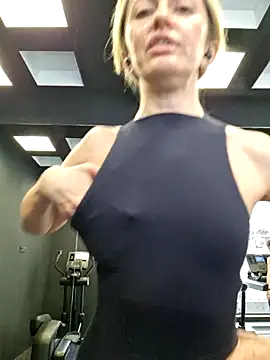 Miss    Mia  online show from February 2025 12:09:02 PM