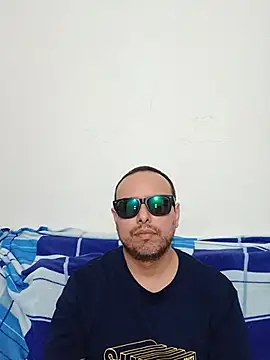 Snapshot of ElSunEagle chatting on June 2026 02:47:02 AM ElSunEagle online show from June 2026 02:47:02 AM