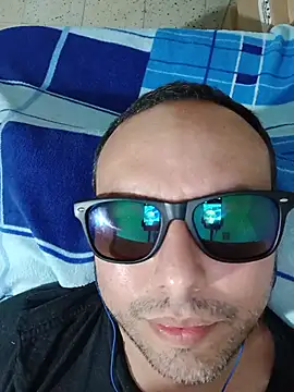 Snapshot of ElSunEagle chatting on July 2026 04:30:01 AM ElSunEagle online show from July 2026 04:30:01 AM