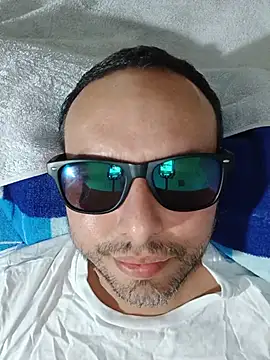 Snapshot of ElSunEagle chatting on July 2026 04:14:02 AM ElSunEagle online show from July 2026 04:14:02 AM