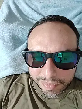 Snapshot of ElSunEagle chatting on July 2026 04:29:01 AM ElSunEagle online show from July 2026 04:29:01 AM