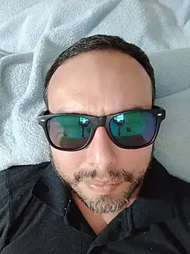Snapshot of ElSunEagle chatting on July 2026 04:21:01 AM ElSunEagle online show from July 2026 04:21:01 AM