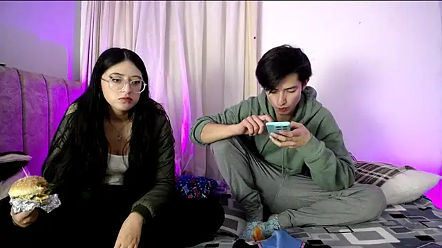 Pinkandyellowpokemon online show from December 2025 04:30:01 AM