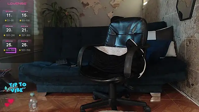 Snapshot of rogert_xx chatting on February 2025 07:02:01 AM rogert xx online show from February 2025 07:02:01 AM