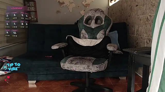 Snapshot of rogert_xx chatting on September 2025 12:57:02 AM rogert xx online show from September 2025 12:57:02 AM