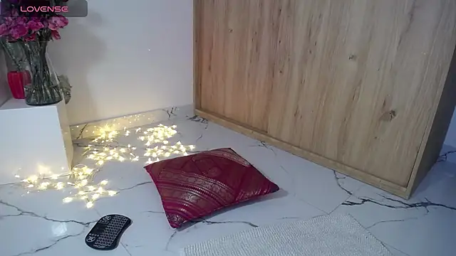 Snapshot of _Lalaa chatting on January 2025 10:34:02 PM  Lalaa online show from January 2025 10:34:02 PM