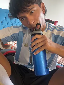 Leonarrrd 01 online show from November 2025 09:04:01 PM