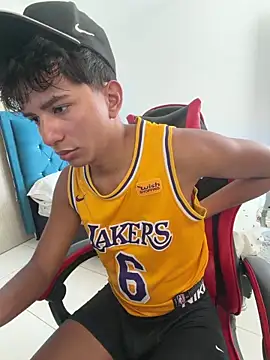 Leonarrrd 01 online show from March 2026 07:31:01 PM