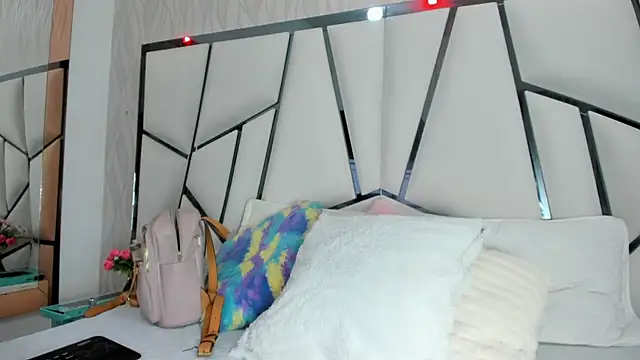  aurora18  online show from January 2026 03:11:02 AM