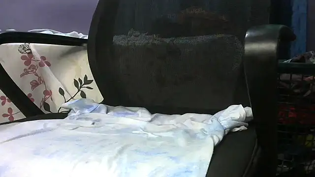 Snapshot of nine9inchdonn chatting on February 2025 04:48:02 AM nine9inchdonn online show from February 2025 04:48:02 AM