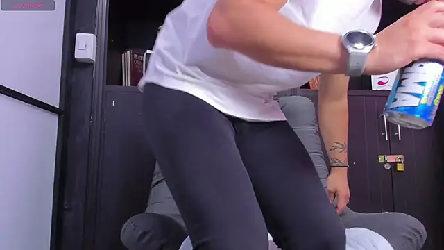 EdwardRoss  online show from February 2025 08:31:01 PM