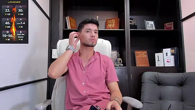 EdwardRoss  online show from March 2025 08:32:02 PM