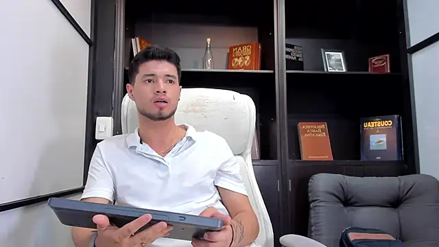 EdwardRoss  online show from March 2025 06:34:01 PM