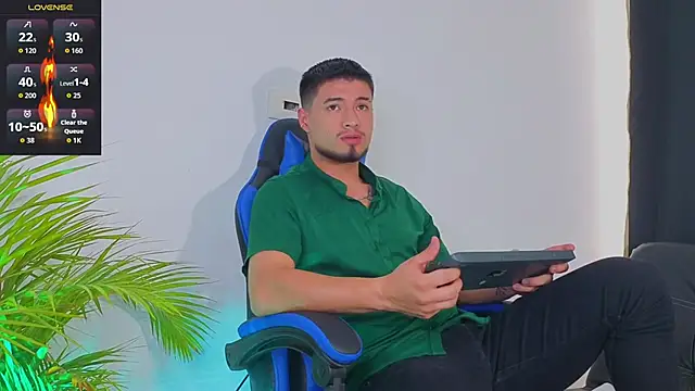 EdwardRoss  online show from October 2025 07:58:02 PM