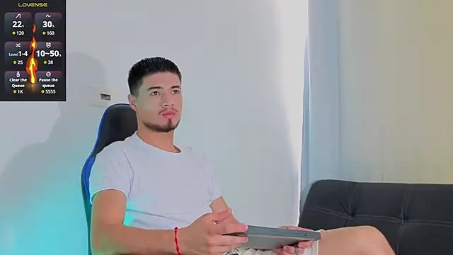 EdwardRoss  online show from January 2026 08:45:02 PM