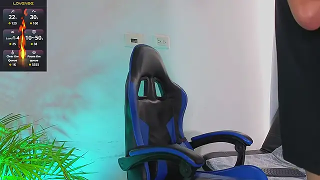 EdwardRoss  online show from March 2026 07:19:01 PM