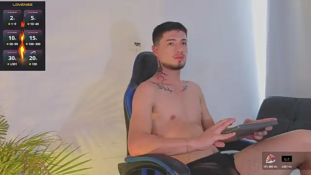 EdwardRoss  online show from April 2026 07:51:01 PM