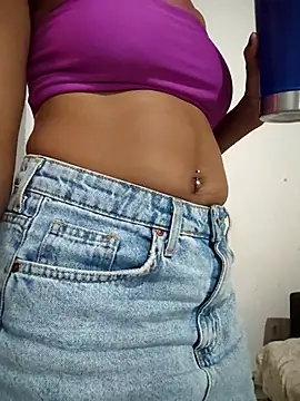 Snapshot of Julia_Pretinha chatting on March 2025 11:17:01 PM Julia Pretinha online show from March 2025 11:17:01 PM