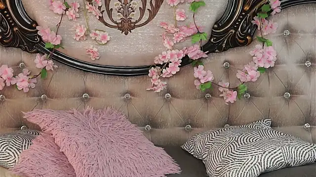 AmiLewis online show from April 2026 02:51:02 AM