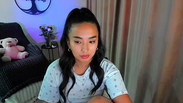 worldofkim online show from October 2025 11:55:01 AM