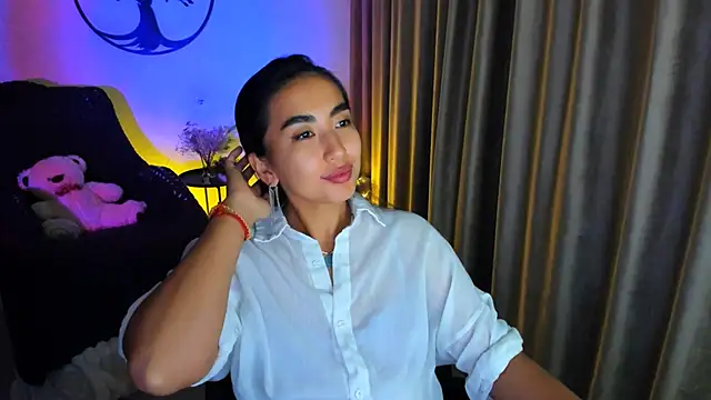 worldofkim online show from November 2025 04:34:02 AM