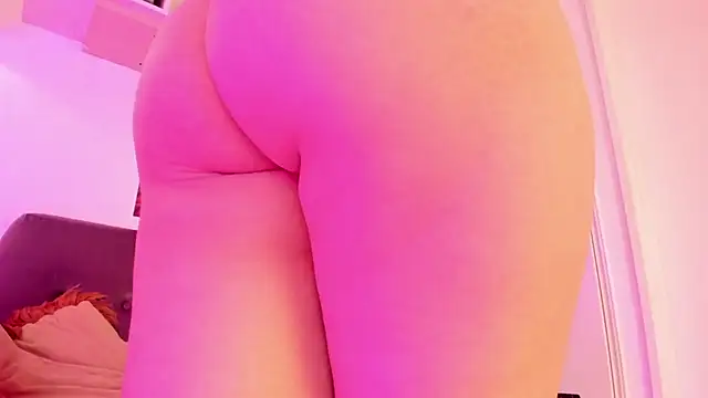 Miia Thompsonn online show from December 2024 04:06:01 PM