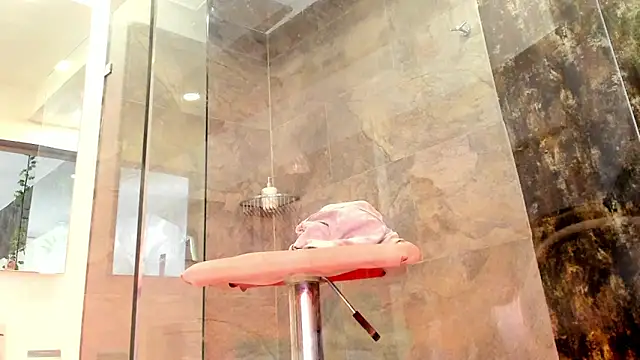 Miia Thompsonn online show from March 2025 09:27:02 AM