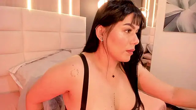 Snapshot of Miah_gomez_ chatting on January 2025 07:05:01 PM Miah gomez online show from January 2025 07:05:01 PM