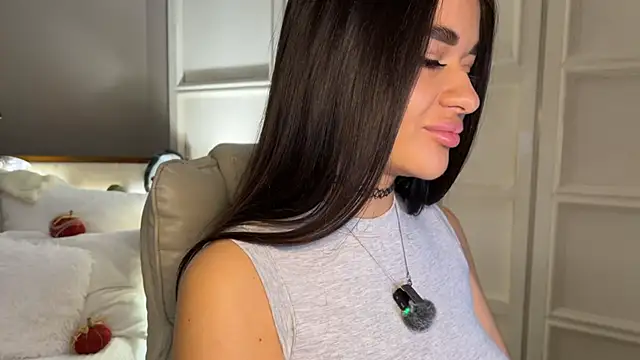 UrLillShy online show from October 2025 01:13:02 AM