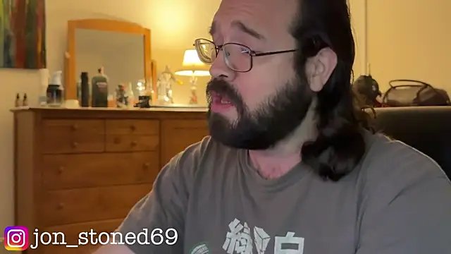 Snapshot of Seraph_De_La_Luna chatting on April 2026 03:03:01 PM Seraph De La Luna online show from April 2026 03:03:01 PM