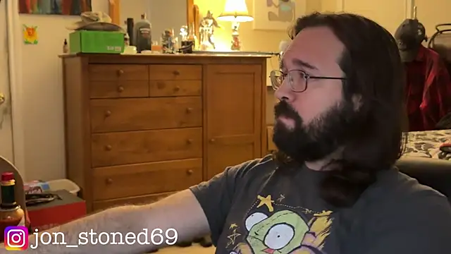 Snapshot of Seraph_De_La_Luna chatting on April 2026 08:40:02 PM Seraph De La Luna online show from April 2026 08:40:02 PM