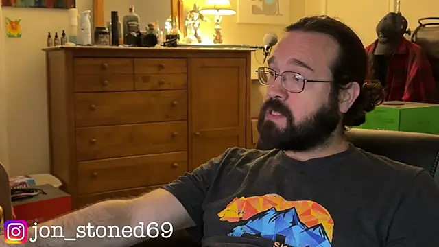 Snapshot of Seraph_De_La_Luna chatting on May 2026 03:16:02 PM Seraph De La Luna online show from May 2026 03:16:02 PM