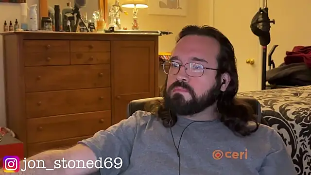 Snapshot of Seraph_De_La_Luna chatting on May 2026 05:24:01 AM Seraph De La Luna online show from May 2026 05:24:01 AM