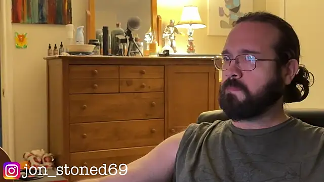 Snapshot of Seraph_De_La_Luna chatting on May 2026 01:19:01 PM Seraph De La Luna online show from May 2026 01:19:01 PM